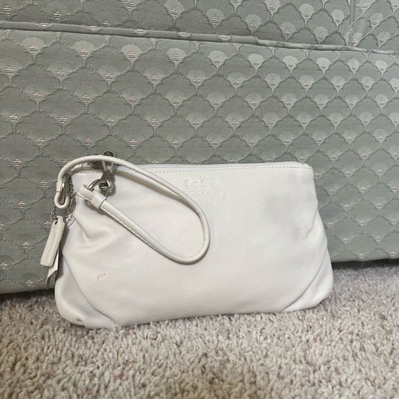 NWT Coach Leather Wristlet - Picture 1 of 9